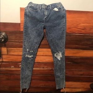 Women’s Levi’s style 710
